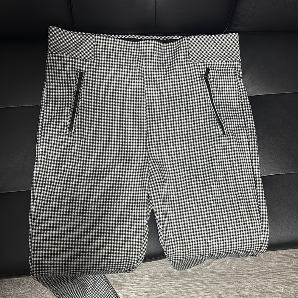 Classic Black and White Checkered Skirt With Elastic Waist (Stretchy)
